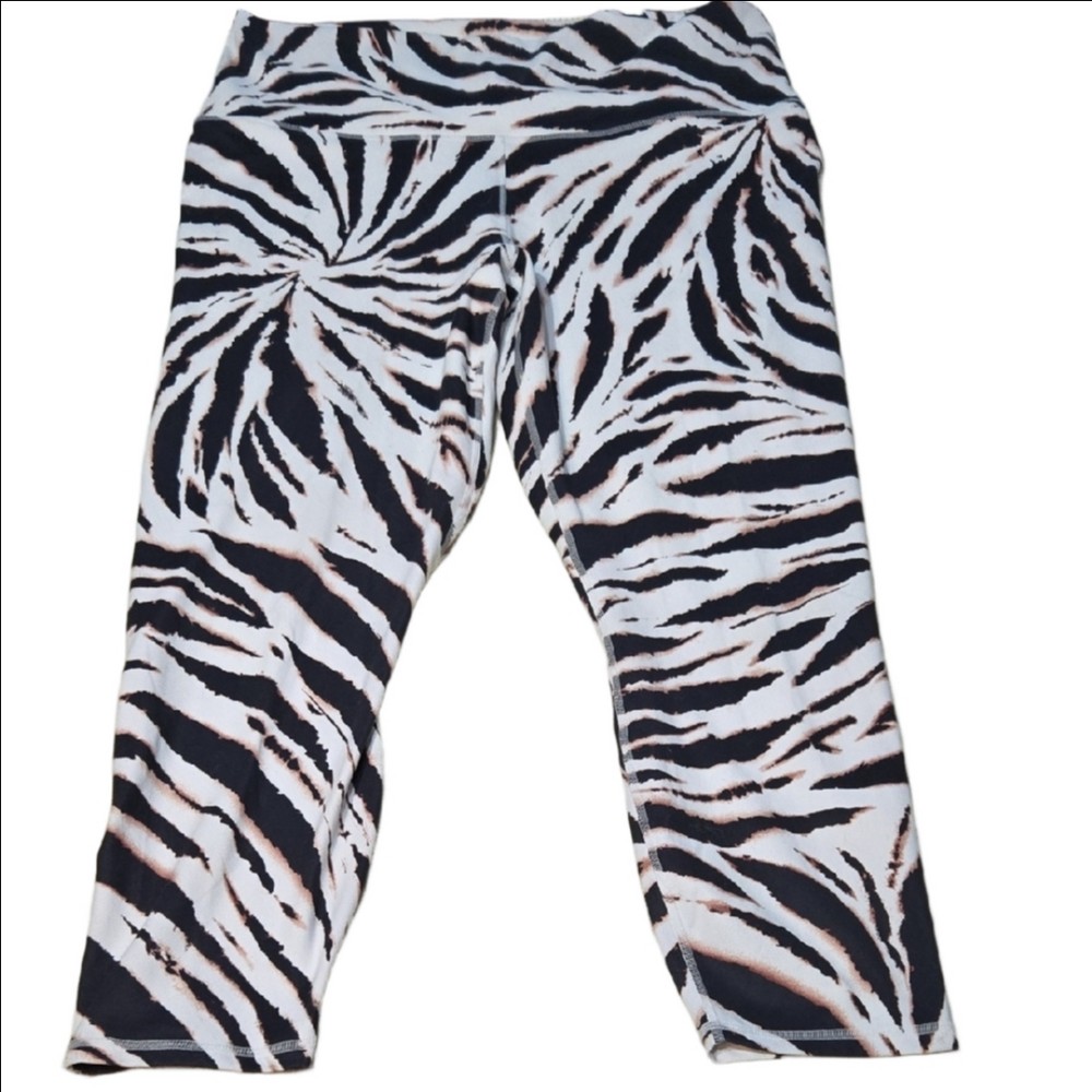 Fabletics Black White Leggings Size 3X